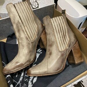 Stylish Women's Ankle Boots - Brown